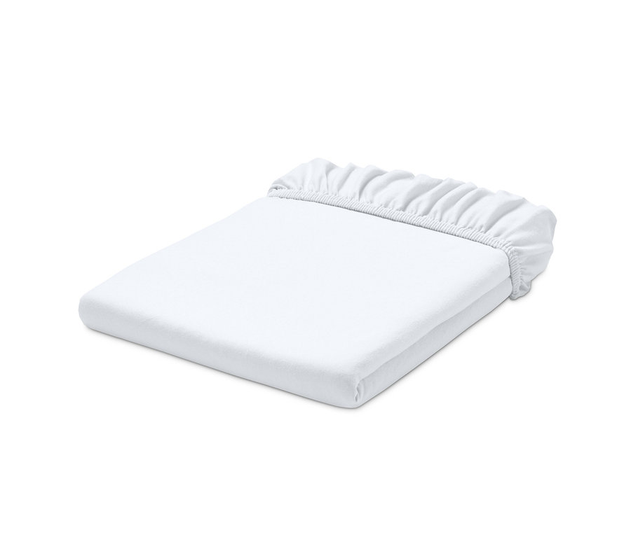 Un drap-housse en jersey blanc, plié.