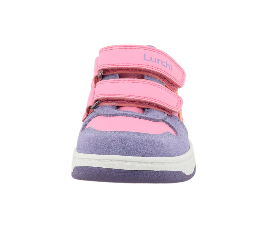 Gros plan d'une basket Lurchi violette et orange.