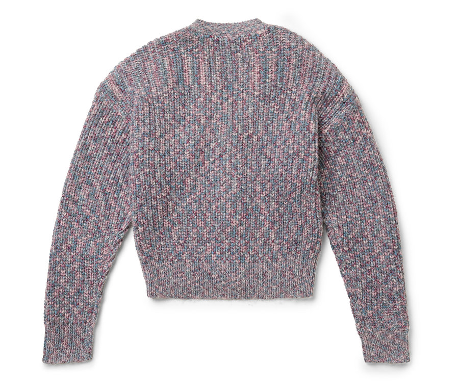Vue détaillée d'un pull tricoté à manches longues dans les tons rose, bleu et gris.