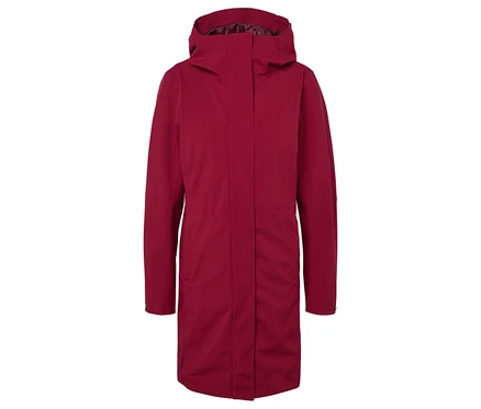 Manteau rouge à capuche pour femme.