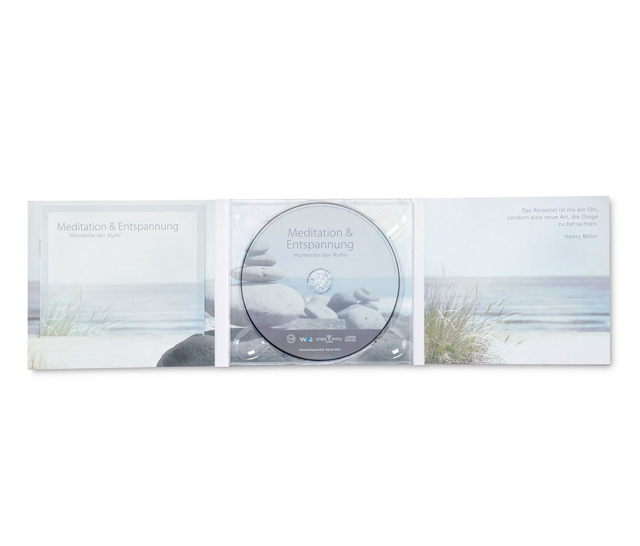 Boîtier de CD « Méditation et relaxation : moments de silence » avec motif de plage.