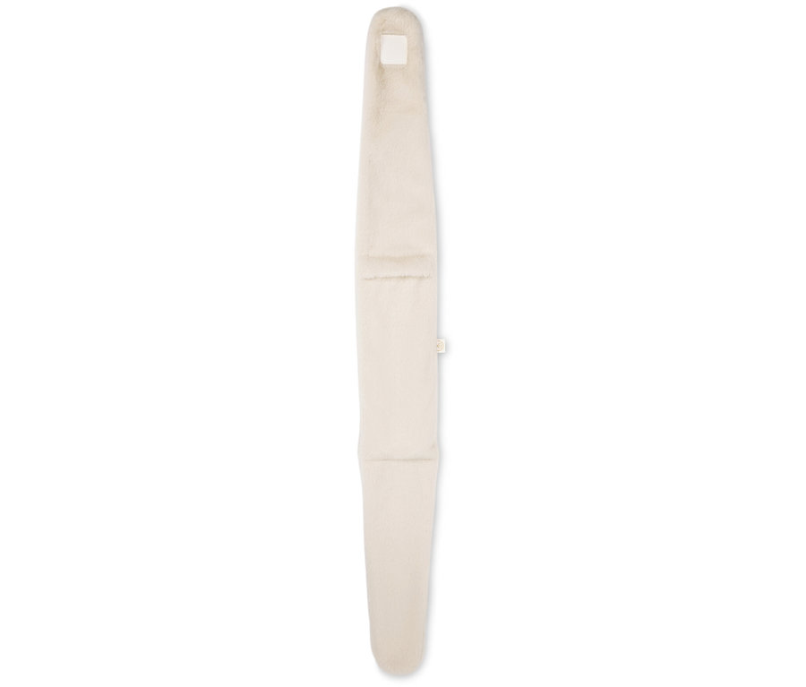 Un coussin chauffant allongé de couleur crème avec une boucle pour l'accrocher.