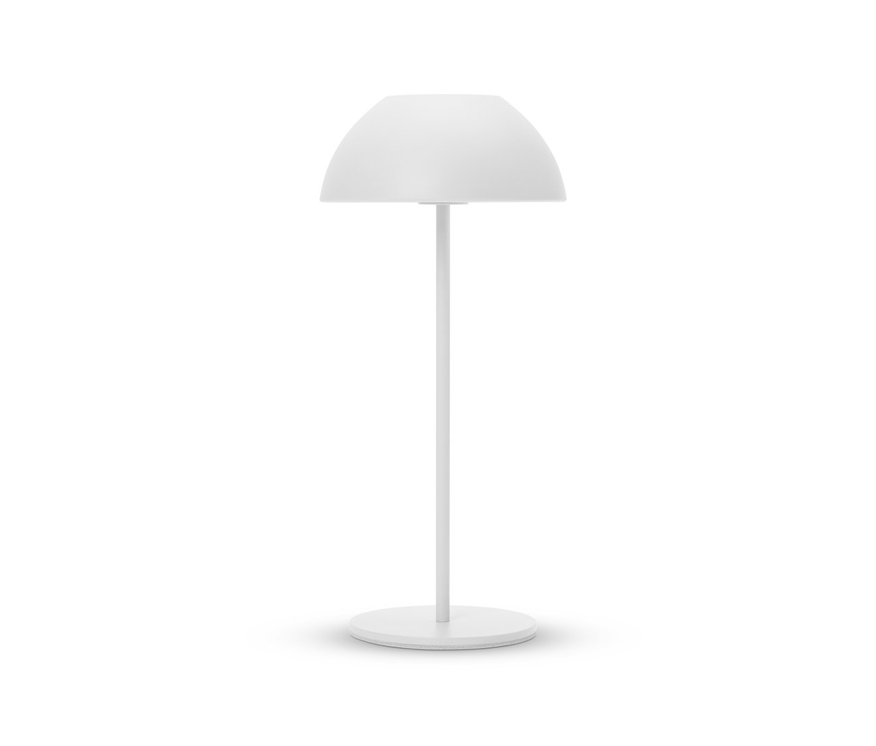 Une lampe blanche avec un abat-jour rond sur un fond blanc.