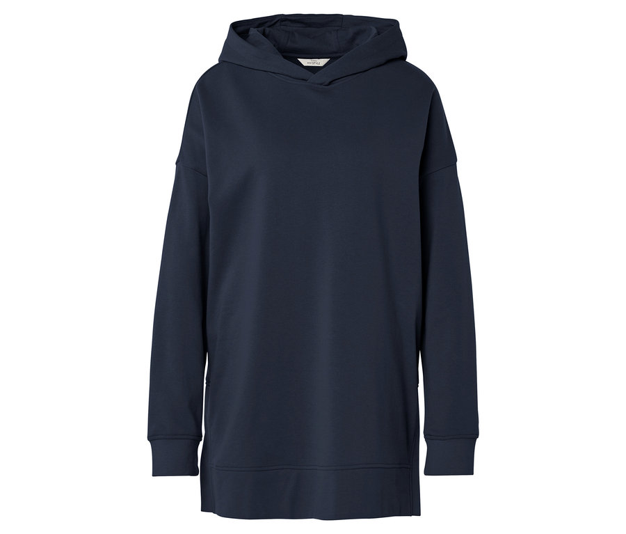 Sweat à capuche bleu marine sur fond blanc.