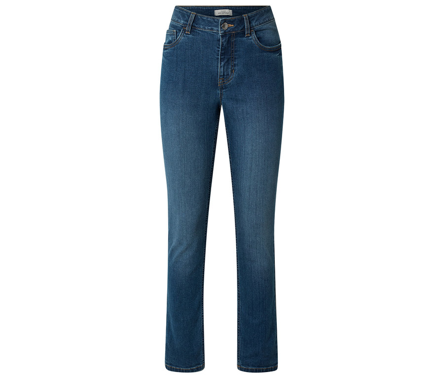Jean slim coupe « Emma » en denim bleu moyen sur fond blanc.