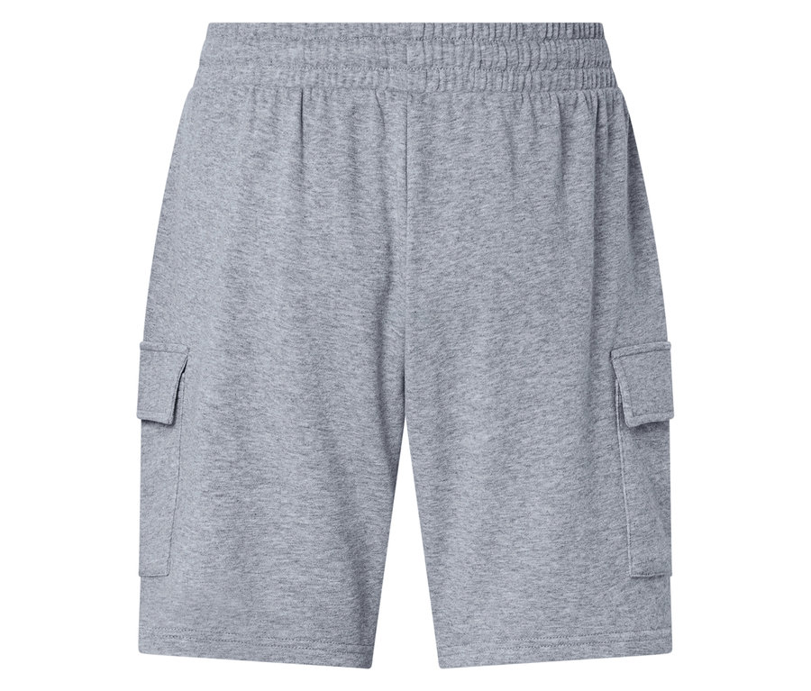 Short gris avec taille élastique et poches.