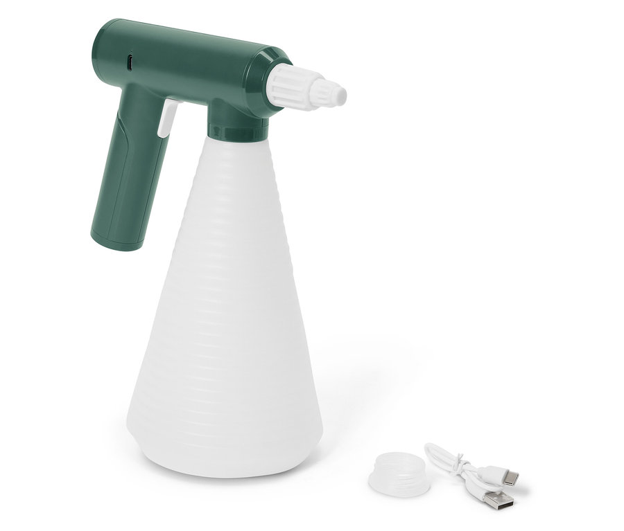 Un pulvérisateur vert et blanc avec un câble USB posé sur un fond blanc.