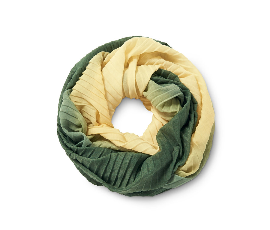 Vue détaillée d'une écharpe tube plissée dans les tons jaune et vert.