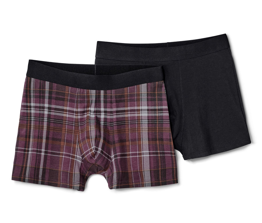 Deux boxers, un à carreaux et un noir.