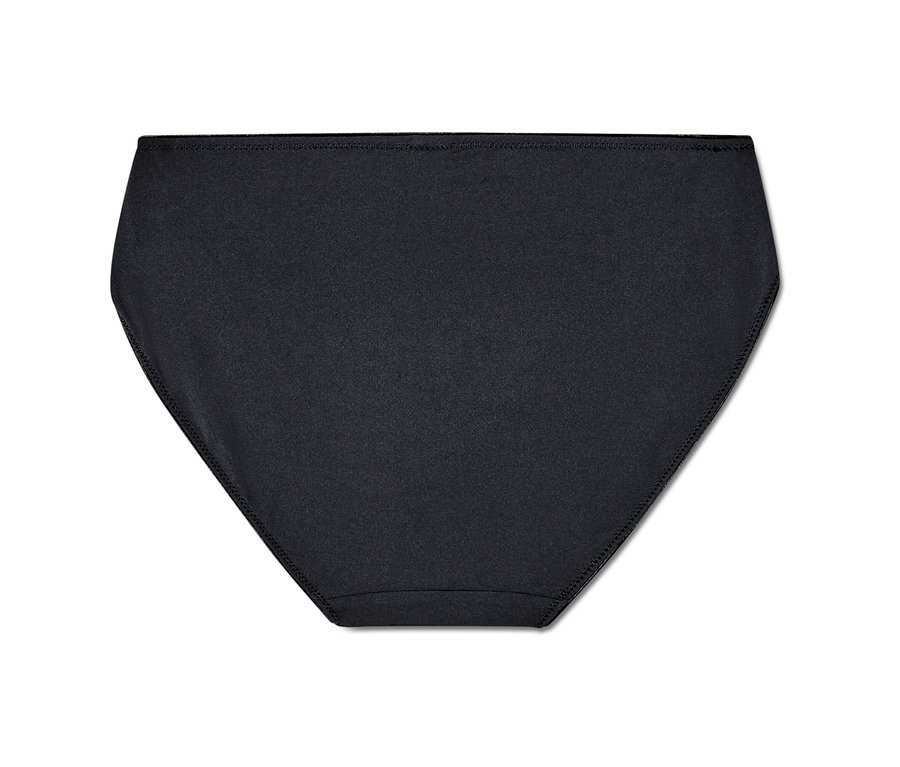 Vue détaillée d'un slip noir.