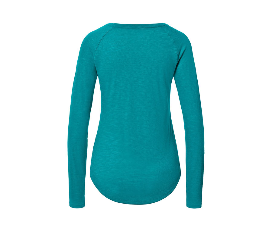 Vue détaillée d'un T-shirt de sport manches longues.