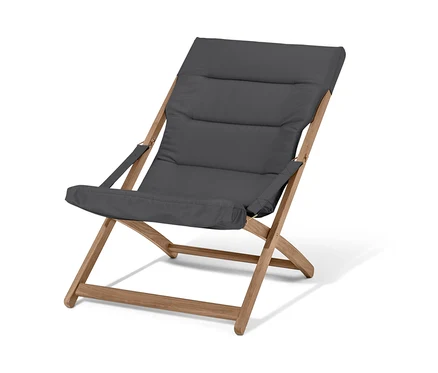 Un fauteuil de relaxation pliant anthracite avec un cadre en bois.