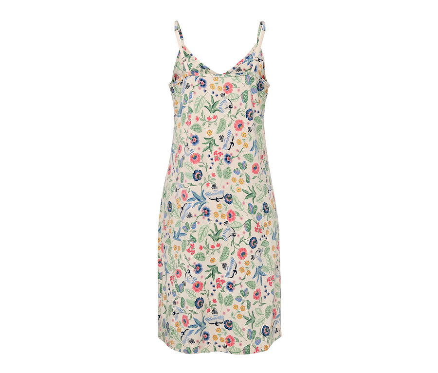 Une chemise de nuit à bretelles fines avec un motif floral.