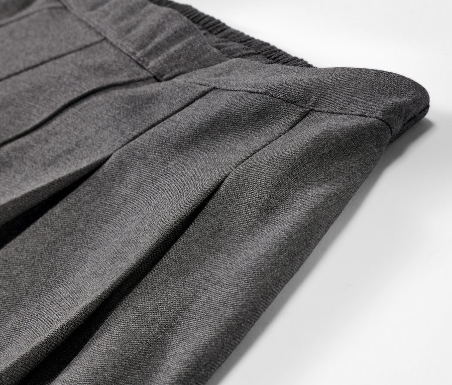 Détail d'une jupe culotte enfant.