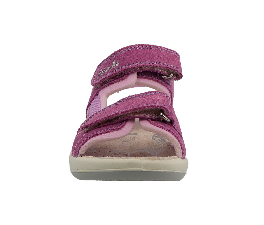 Gros plan d'une sandale Lurchi rose.