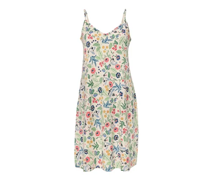 Chemise de nuit à bretelles fines avec un motif floral.
