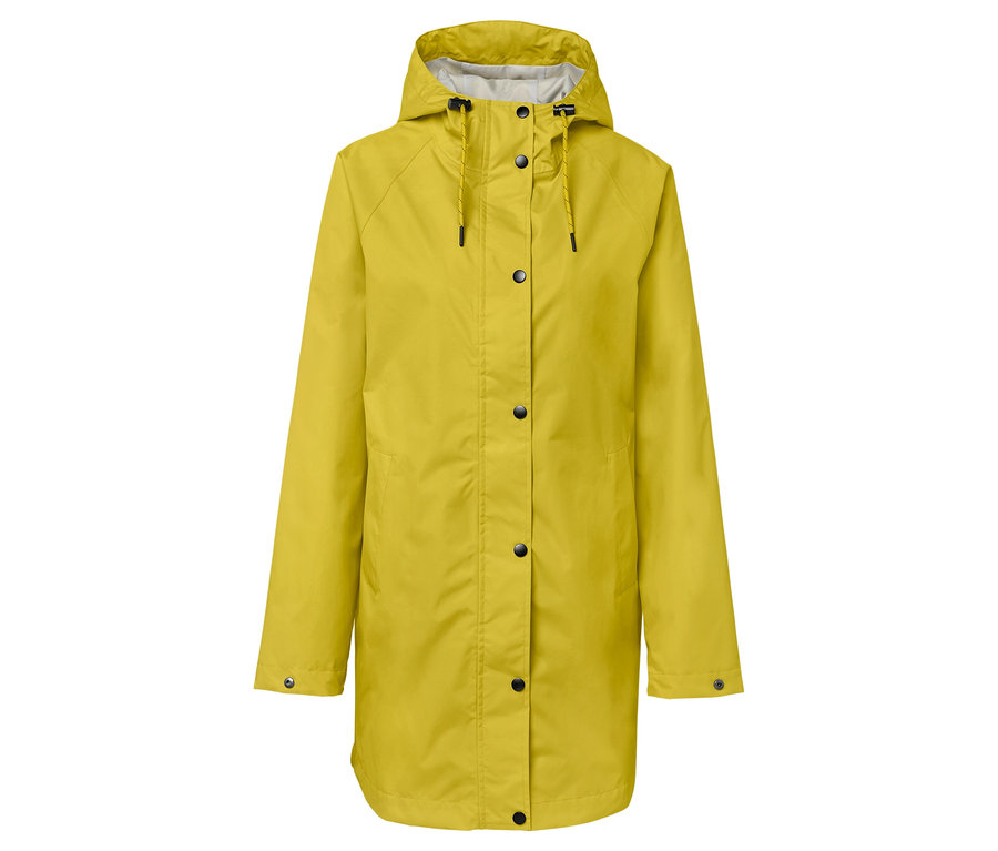Imperméable jaune à capuche avec des boutons noirs.