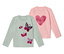 Deux t-shirts à manches longues pour enfants, un vert menthe avec des papillons et un rose avec un cœur.