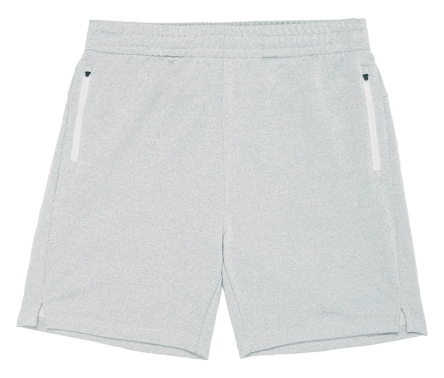 Short technique pour homme FILA gris avec fermetures éclair blanches sur les poches.