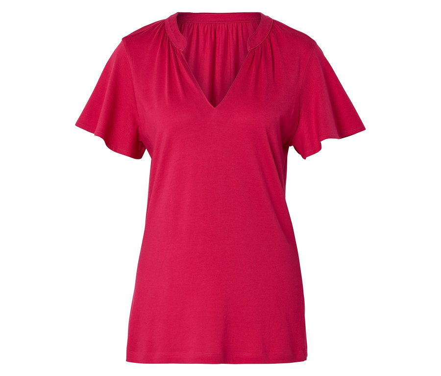 Un t-shirt rouge avec un col en V et des manches courtes évasées.