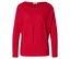 Un pull rouge côtelé à manches longues posé sur un fond blanc.