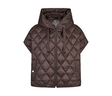 Gilet matelassé marron avec capuche et fermeture éclair.