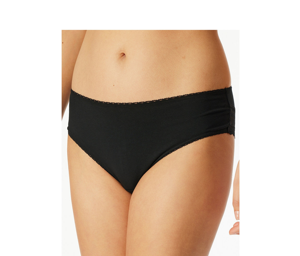 Personne portant un slip brésilien SCHIESSER noir avec une bordure discrète à la taille et aux ouvertures des jambes.