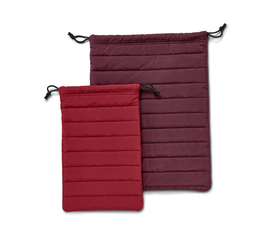 Deux organisateurs matelassés : un rouge et un bordeaux.