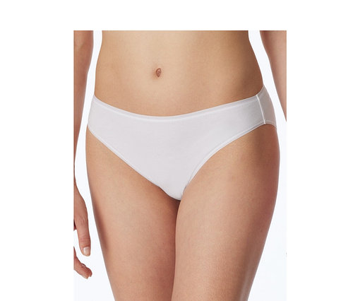 Personne portant un minislip SCHIESSER blanc.