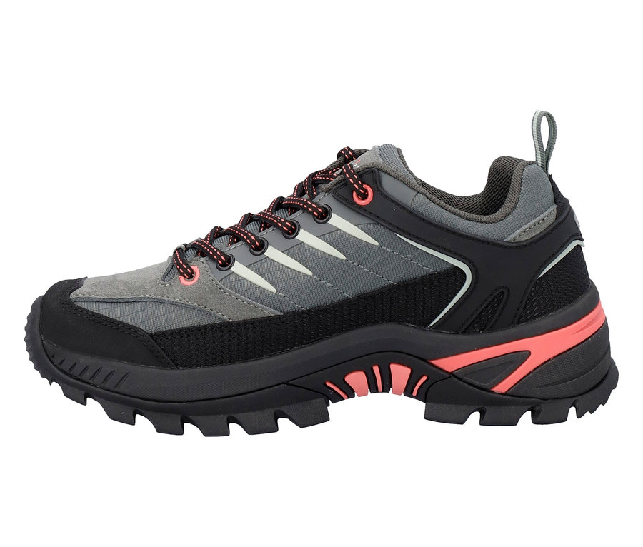 Chaussure de randonnée grise et noire avec des lacets orange.