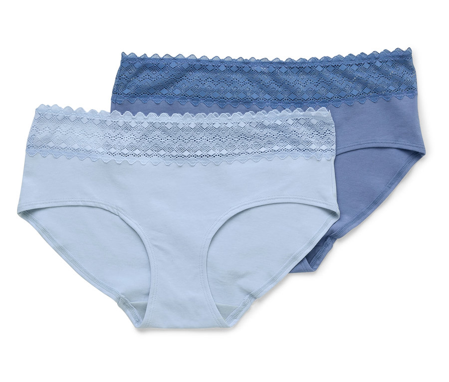 Deux culottes en coton bleu avec bordure en dentelle superposées.