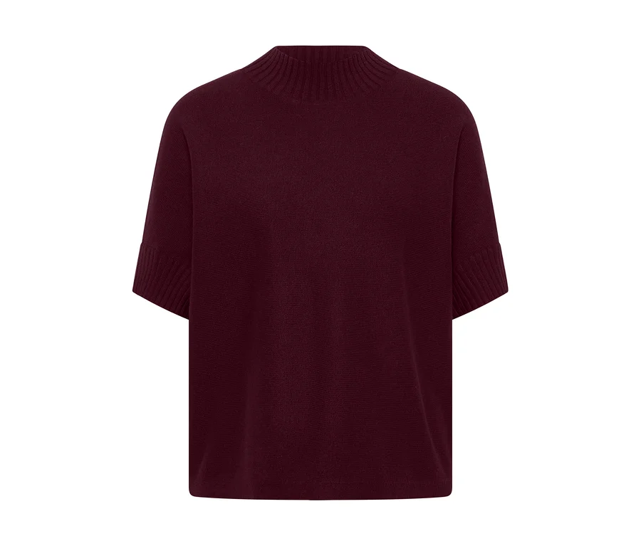 Pull en maille CECIL rouge bordeaux, à manches courtes et col montant, posé à plat.