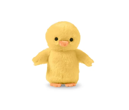 Un poussin en peluche jaune Poussin avec son se dresse sur un fond blanc.