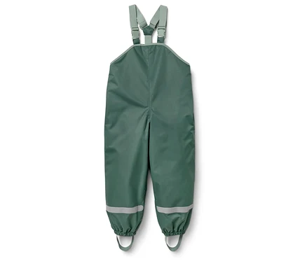 Salopette de pluie verte pour enfants avec des bandes réfléchissantes sur les jambes.