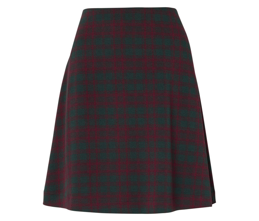 Une jupe à carreaux bordeaux et vert.