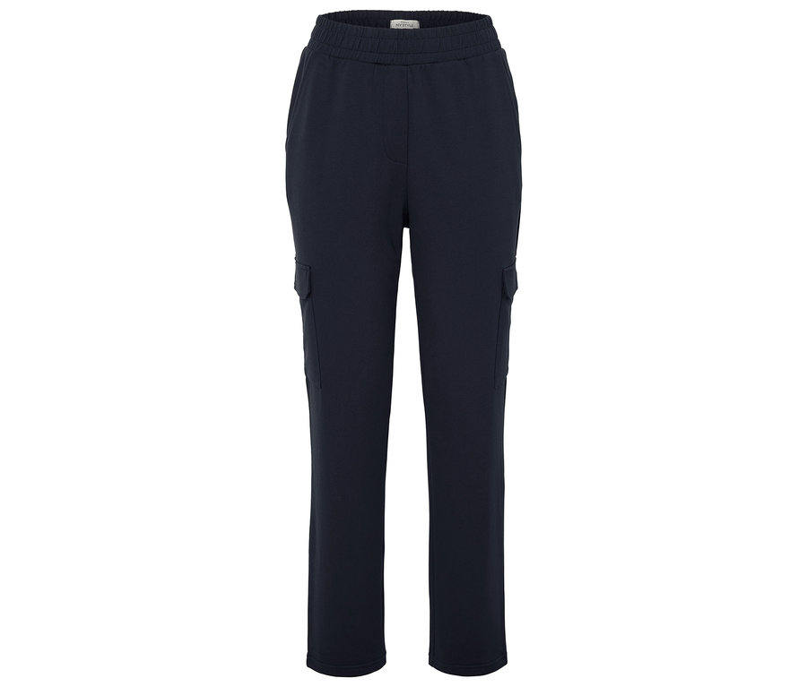 Pantalon cargo bleu marine avec taille élastique et poches latérales.
