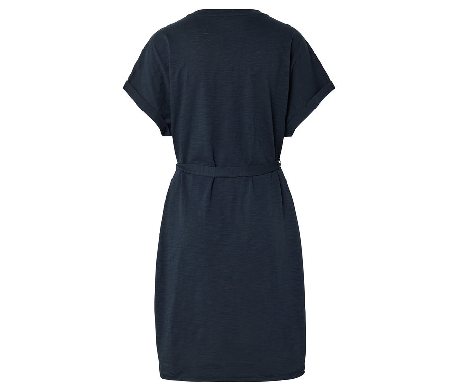 Robe bleu marine avec ceinture.