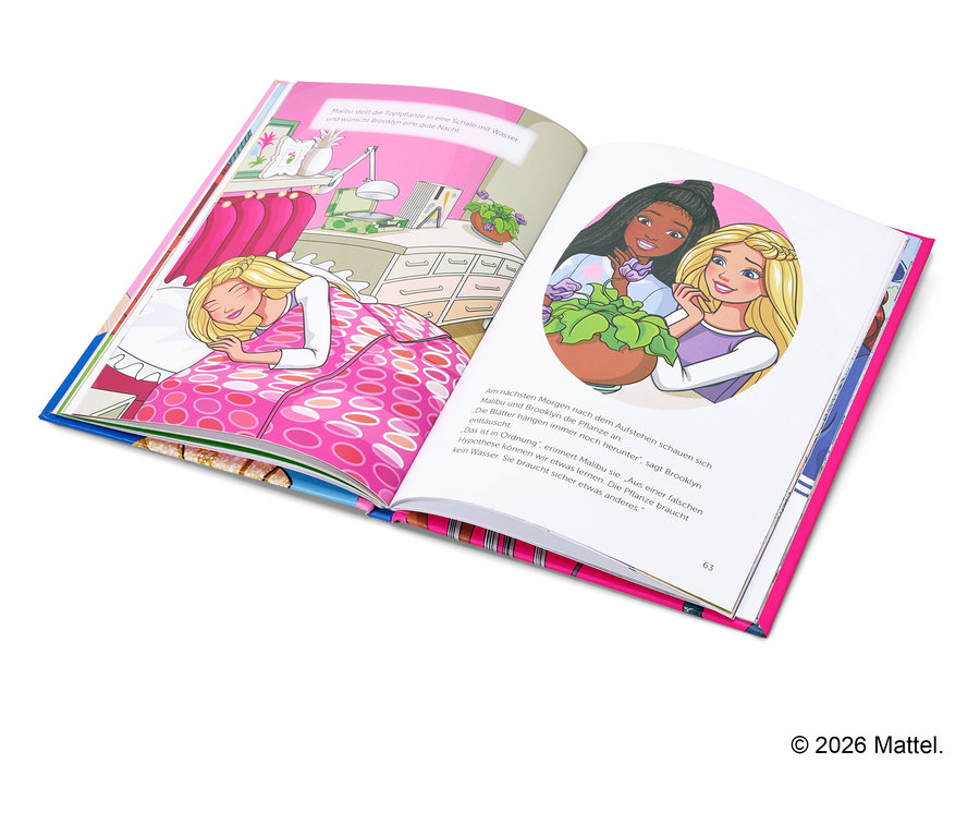 Une double page de livre montre une femme blonde dormant dans un lit rose et deux femmes regardant une plante d'intérieur.