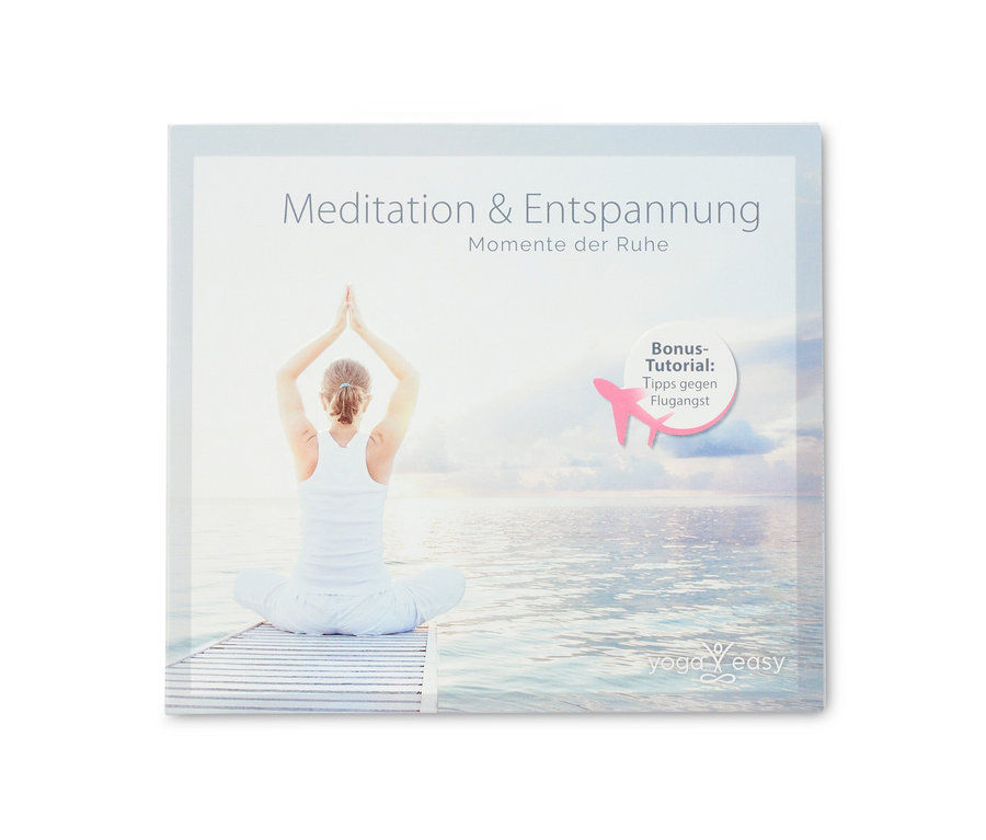 Jaquette du CD « Méditation et relaxation : moments de silence » avec femme méditant sur la plage.