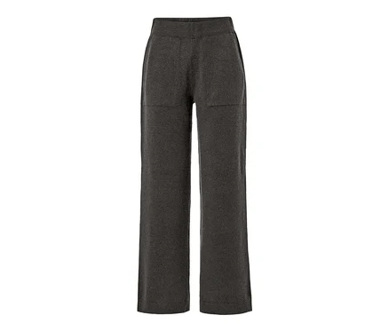 Pantalon d’intérieur gris avec poches.