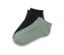 Deux paires de chaussettes de yoga, sauge et noires.