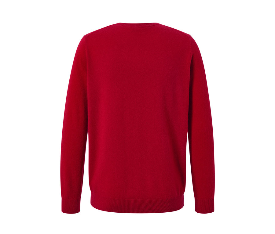 Pull rouge en cachemire à encolure ronde.
