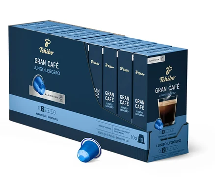 Un paquet de capsules Tchibo Gran Café Lungo Leggero. Le paquet est bleu avec l'inscription et une image de la capsule.