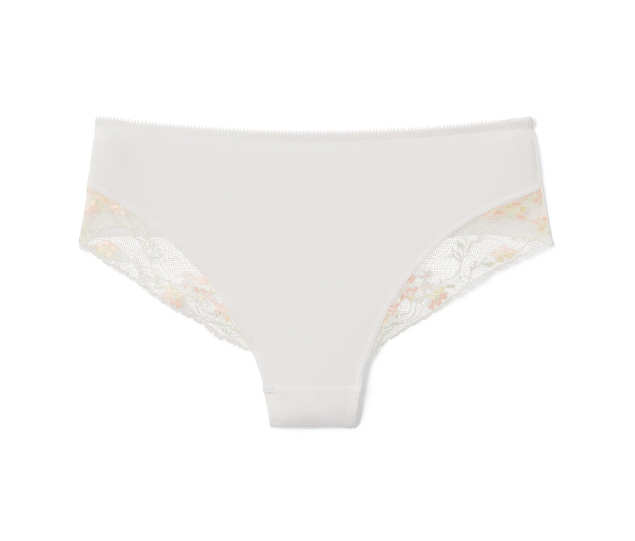 2 hipsters blancs avec de la dentelle florale sur les côtés.