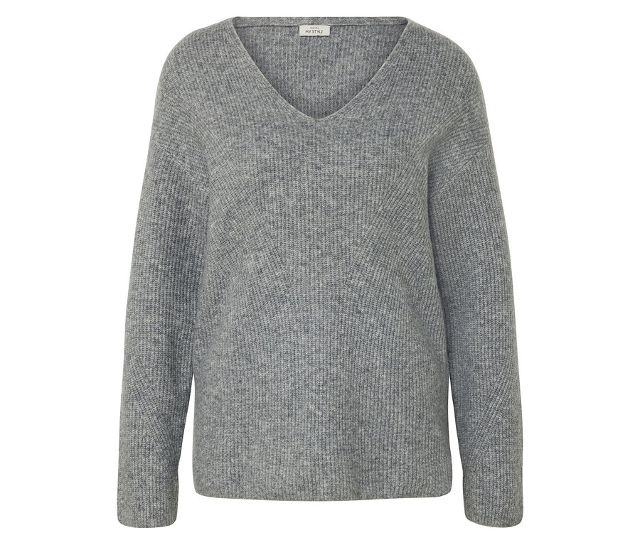 Pull gris en grosse maille avec col en V.