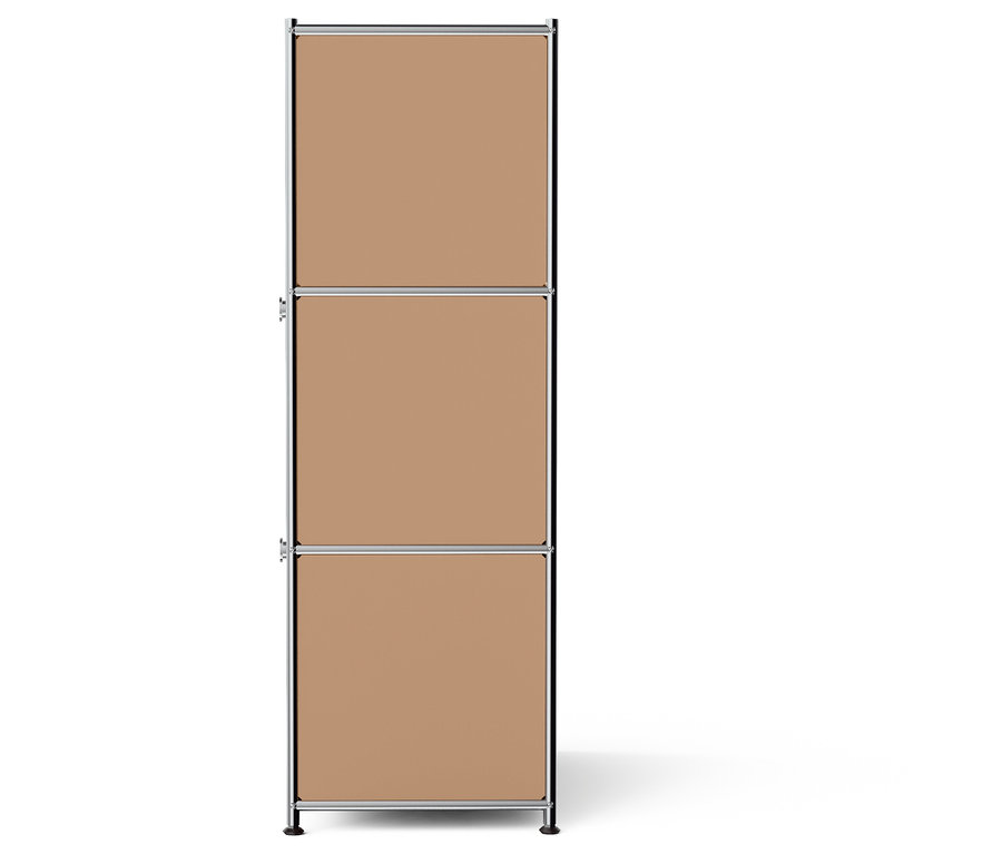 Armoire à trois étages avec panneaux beige et cadre argenté.