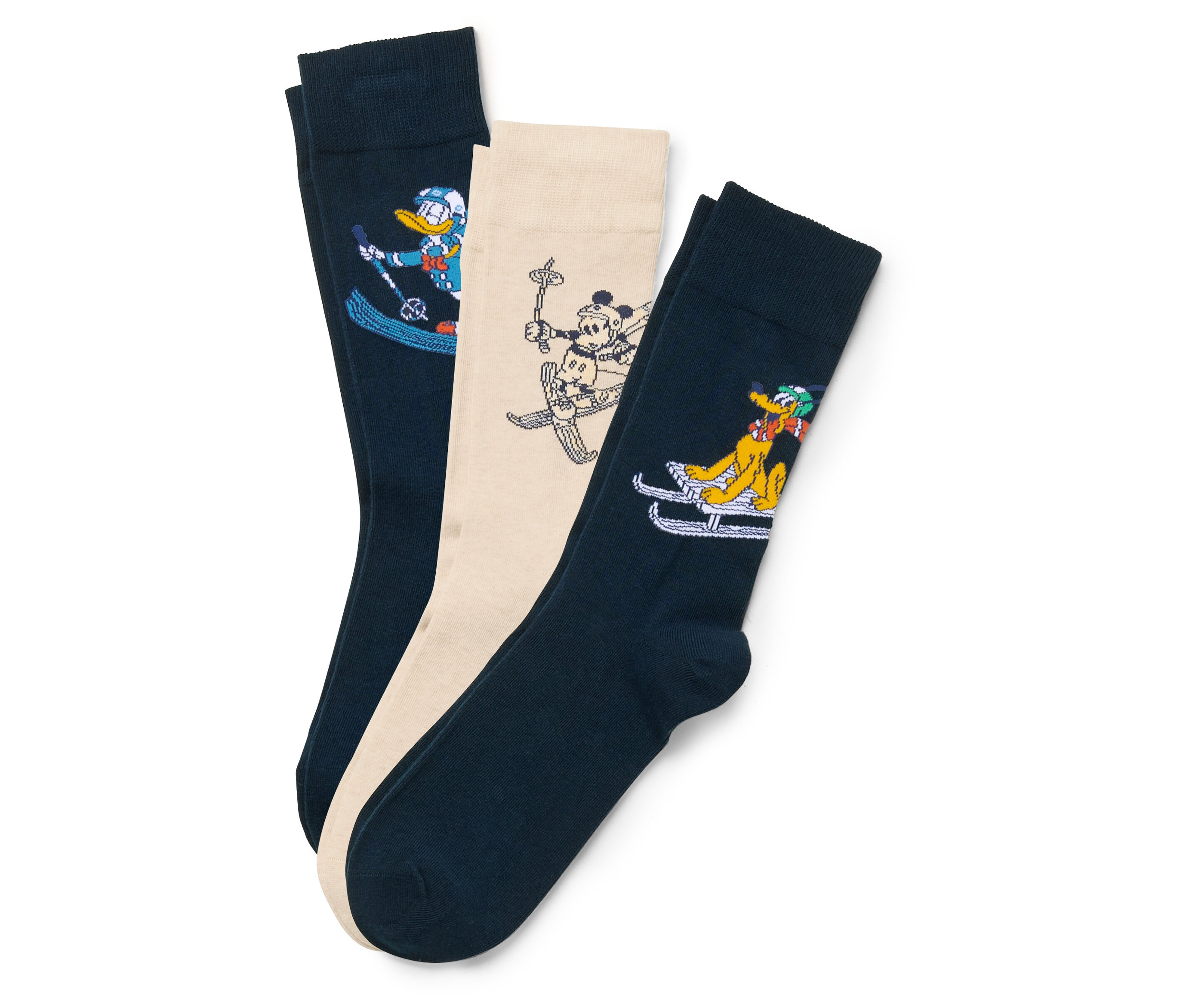 Trois chaussettes : bleu foncé avec Donald Duck sur des skis, beige avec Mickey Mouse sur des skis et bleu foncé avec Pluto sur un traîneau.