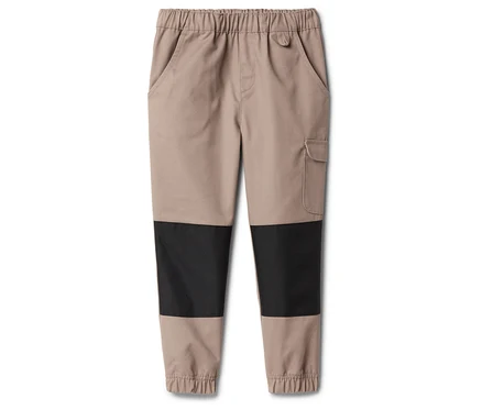 Pantalon beige avec patchs noirs aux genoux, taille élastique et poches.