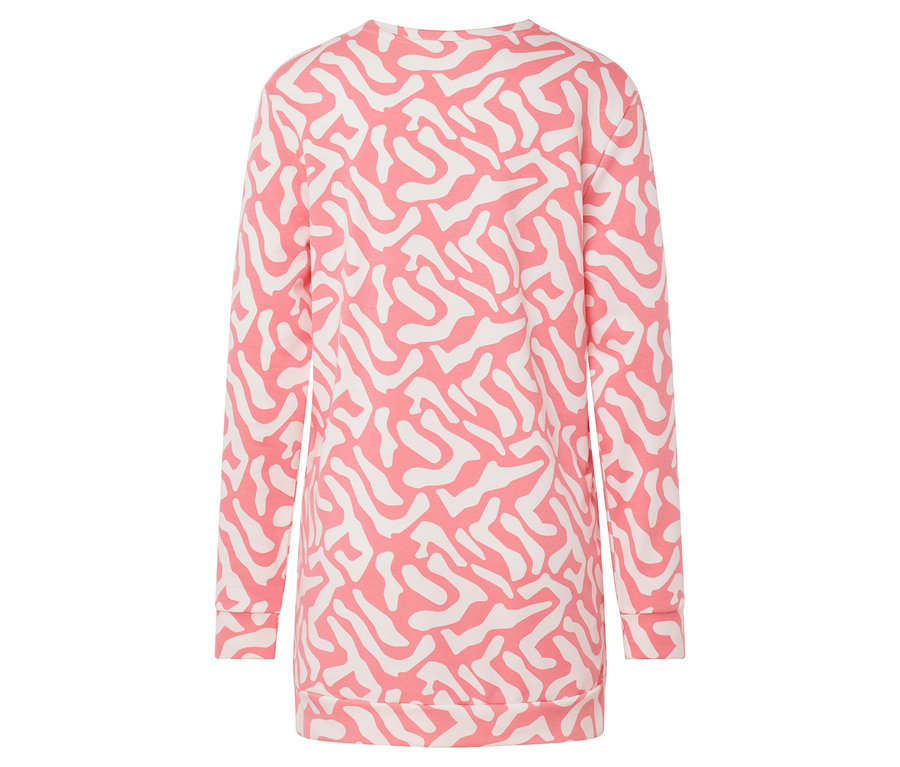 Vue arrière d'un long sweat-shirt rose et blanc à motifs.