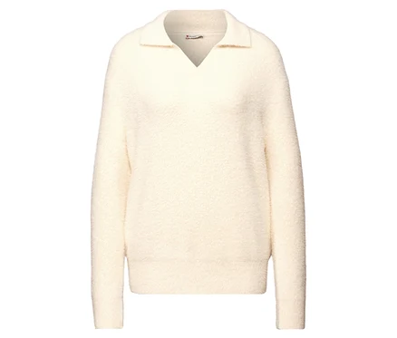 Un pull en maille crème à col polo Street One sur fond blanc.